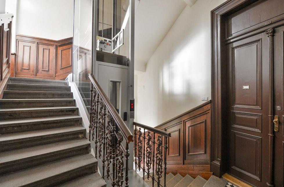Large And Modern Apartment In The Heart Of Прага Екстериор снимка