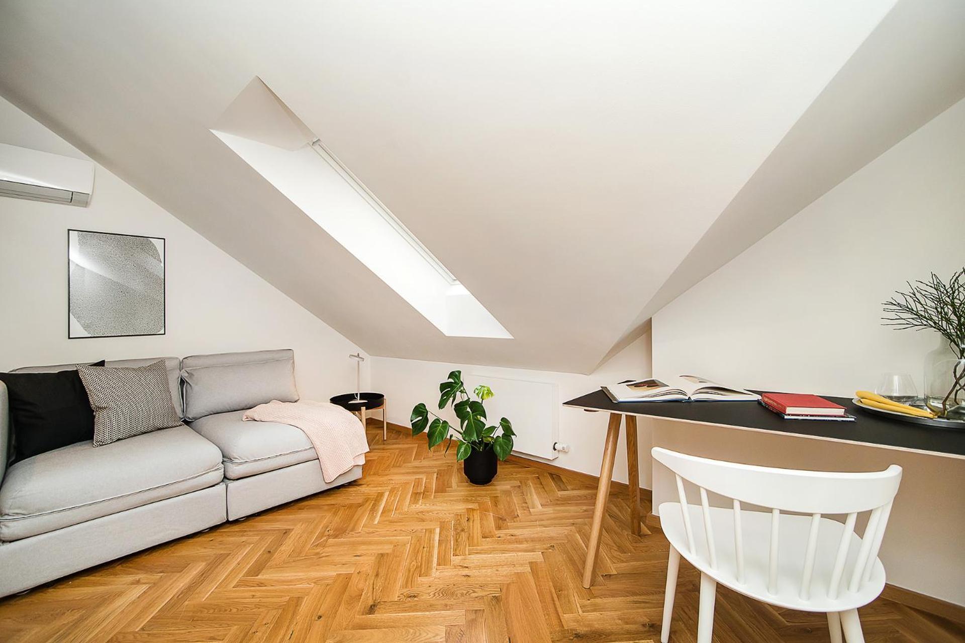 Large And Modern Apartment In The Heart Of Прага Екстериор снимка