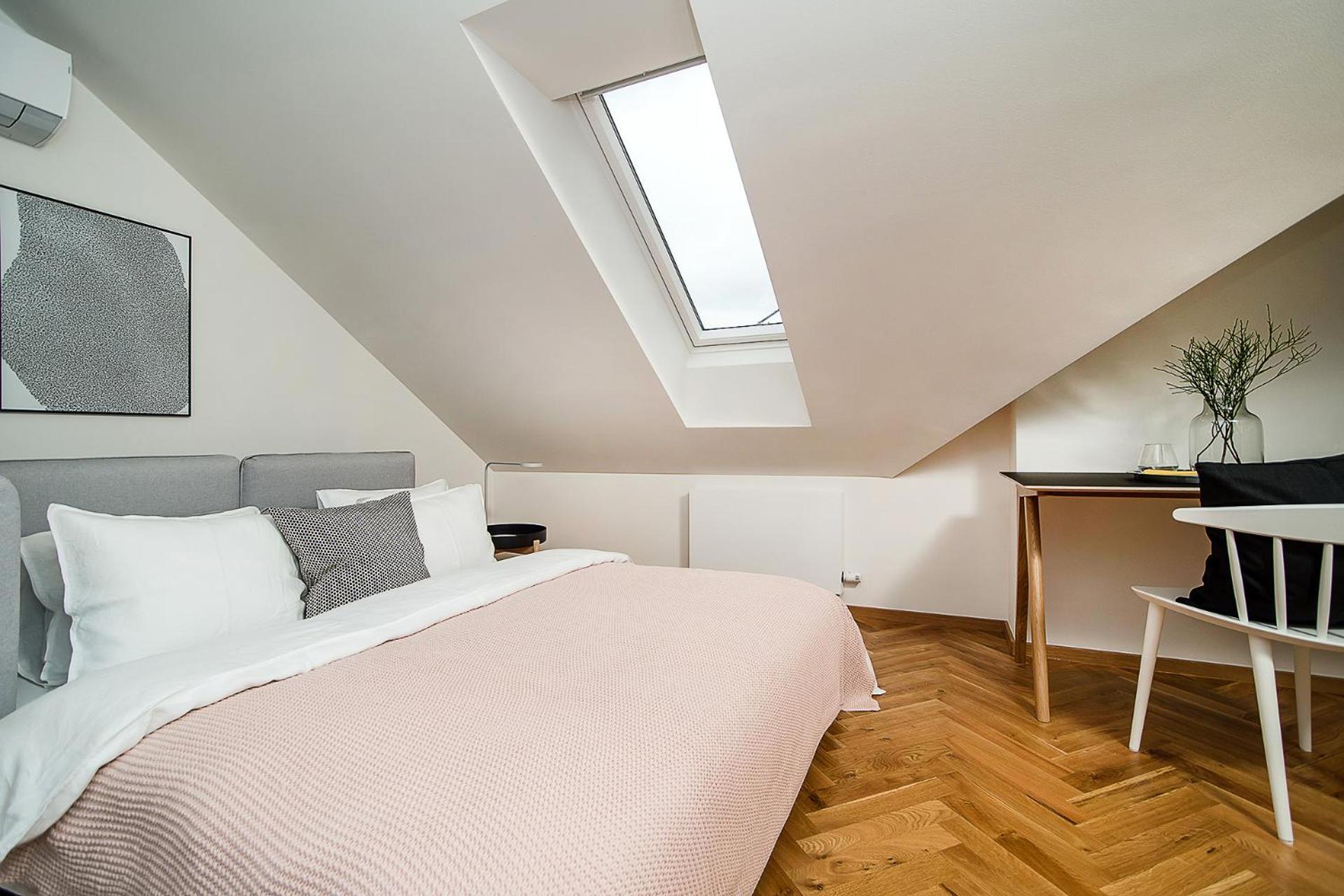Large And Modern Apartment In The Heart Of Прага Екстериор снимка